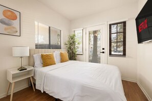 4 soverom, skrivebord, strykejern/-brett og wi-fi