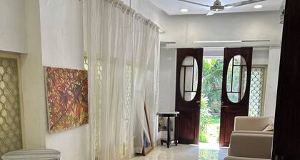 Charming 3-bedroom bungalow with WiFi and AC in gorgeous Chennai