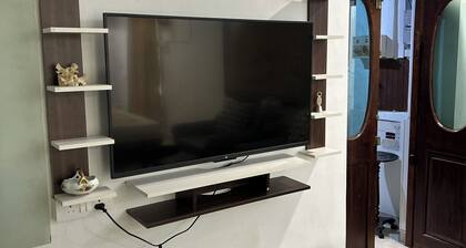 Charming 3-bedroom bungalow with WiFi and AC in gorgeous Chennai