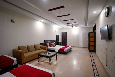 Capri Inn Guest House