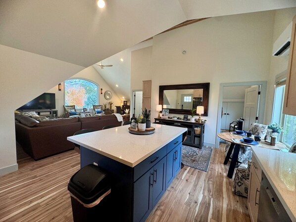 Interior - New - Elevated Comfort in Salt Lake City (Salt Lake City)