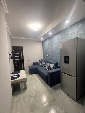 Living area - Cozy new renovated apartment in new building in beautiful Yerevan with WiFi (Yerevan)