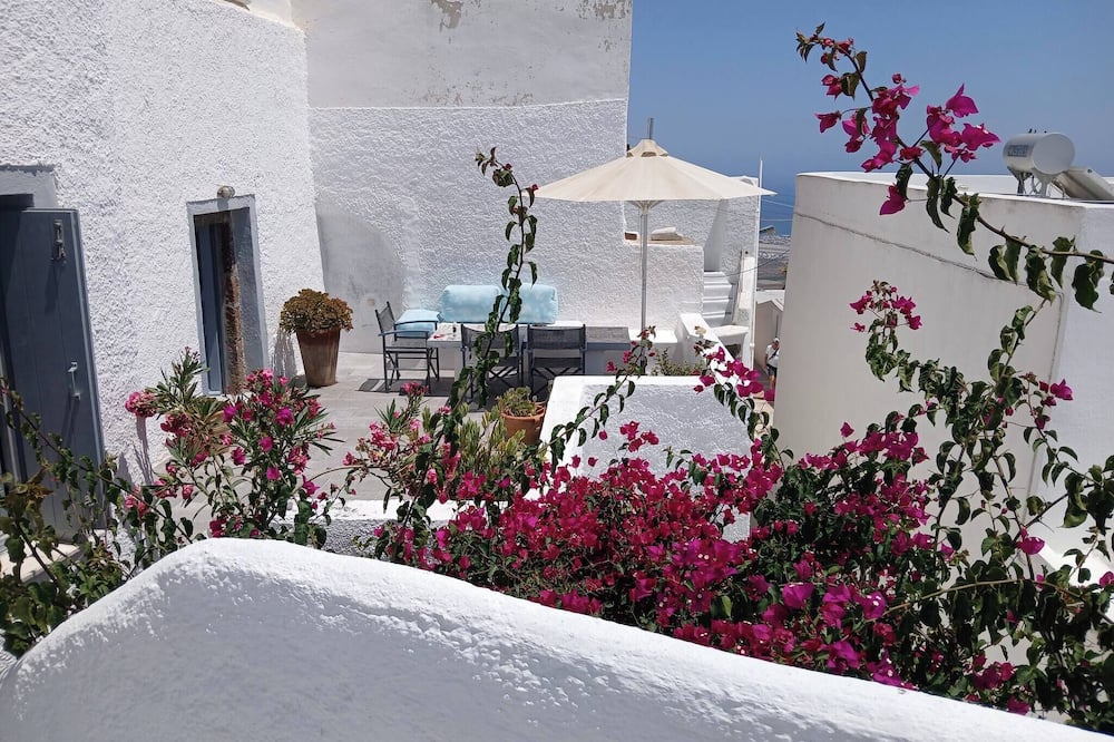 Charming 1705 Castle House in Pirgos Kallistis, Greece