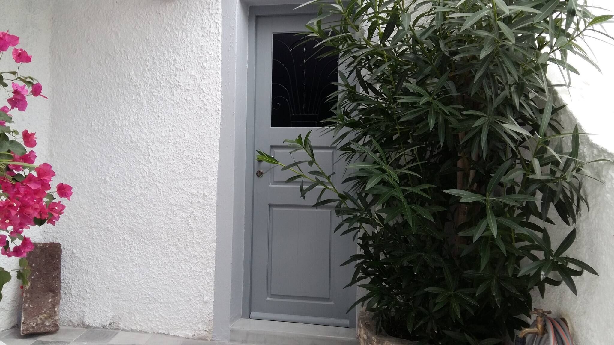 House, 3 Bedrooms, Smoking, Balcony | Property entrance