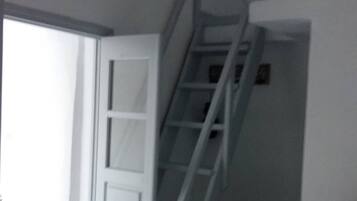 House, 3 Bedrooms, Smoking, Balcony | Interior