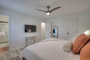 5 dormitoris, planxa i posts de planxar, wifi i roba de llit 