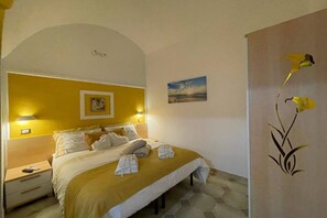 1 bedroom, iron/ironing board, Internet, bed sheets