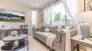 House (5 Bedrooms) | Living area | 43-inch flat-screen TV with cable channels
