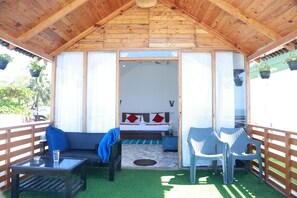 Laptopgeeigneter Arbeitsplatz, kostenloses WLAN