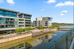 Property grounds - Stylish 1-Bed Retreat Steps from Foreshore (Kingston)