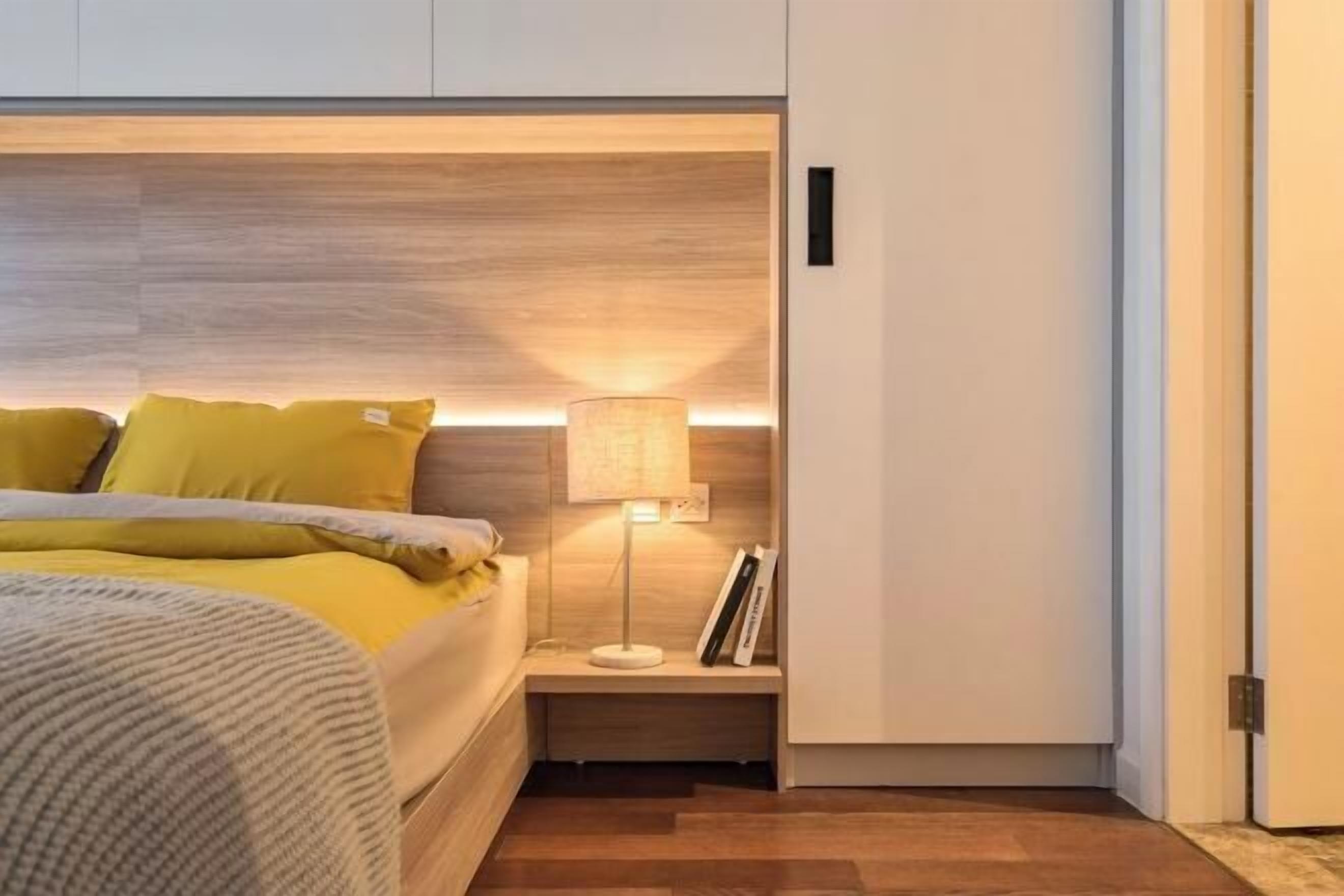 Escritorio, wifi gratis y acceso para silla de ruedas 