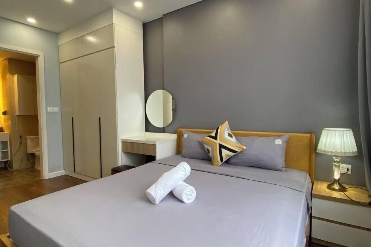 Schreibtisch, kostenloses WLAN, Rollstuhlgeeignet