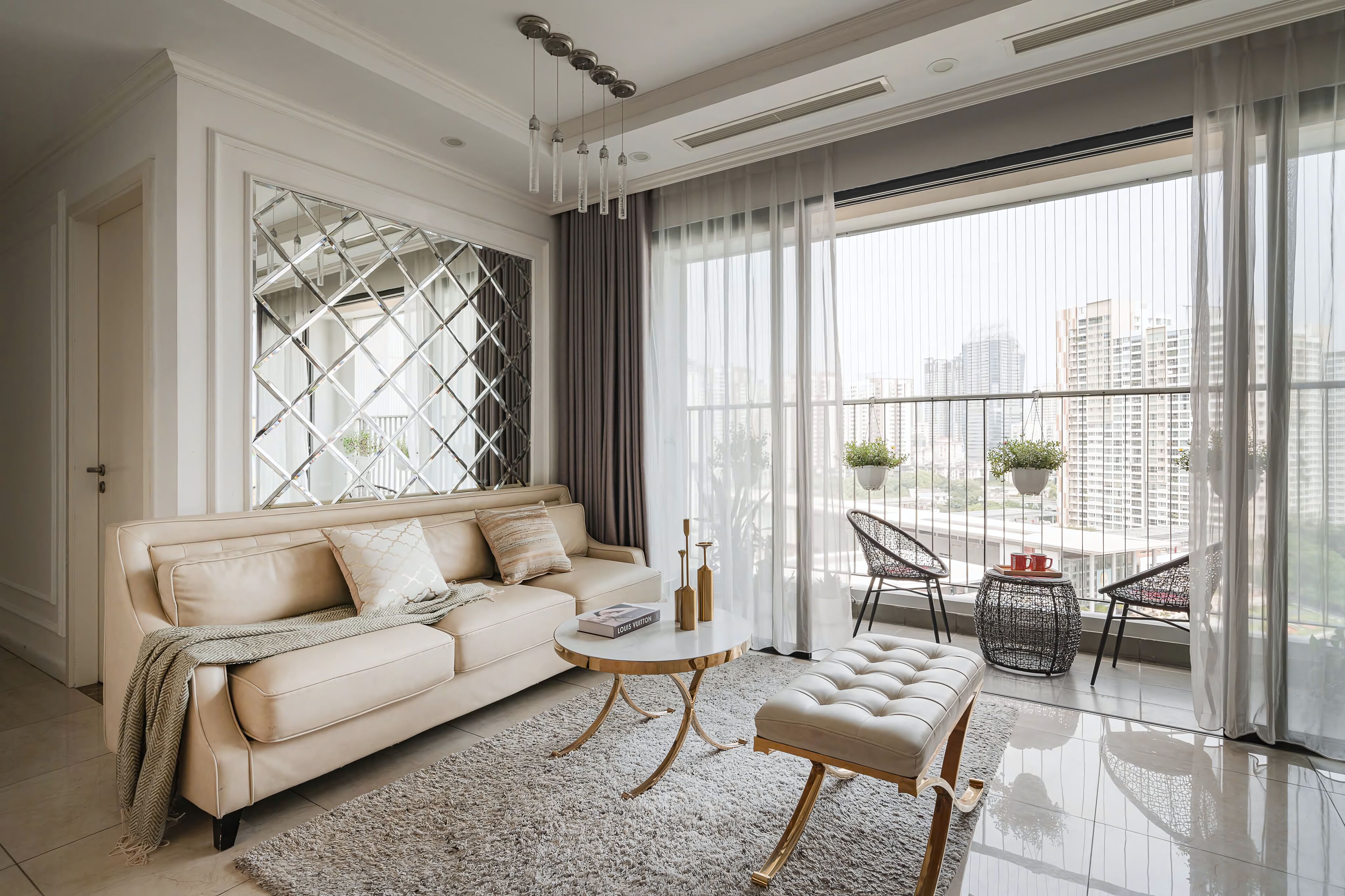 Apartment, 3 Bedrooms, Balcony, Lake View | Living area