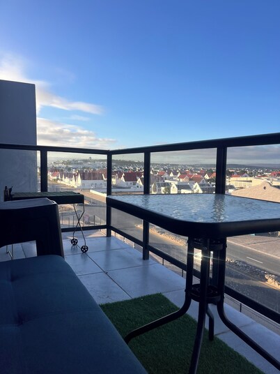 Charming Morden stylish 2-bedroom apartment with WiFi in lovely Langebaan