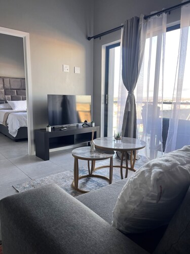 Charming Morden stylish 2-bedroom apartment with WiFi in lovely Langebaan