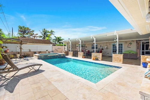 Tropical 4BR Oasis | Pool Near Naples Beach