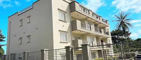 Kannettavalle tietokoneelle sopiva työtila, silitysrauta/-lauta