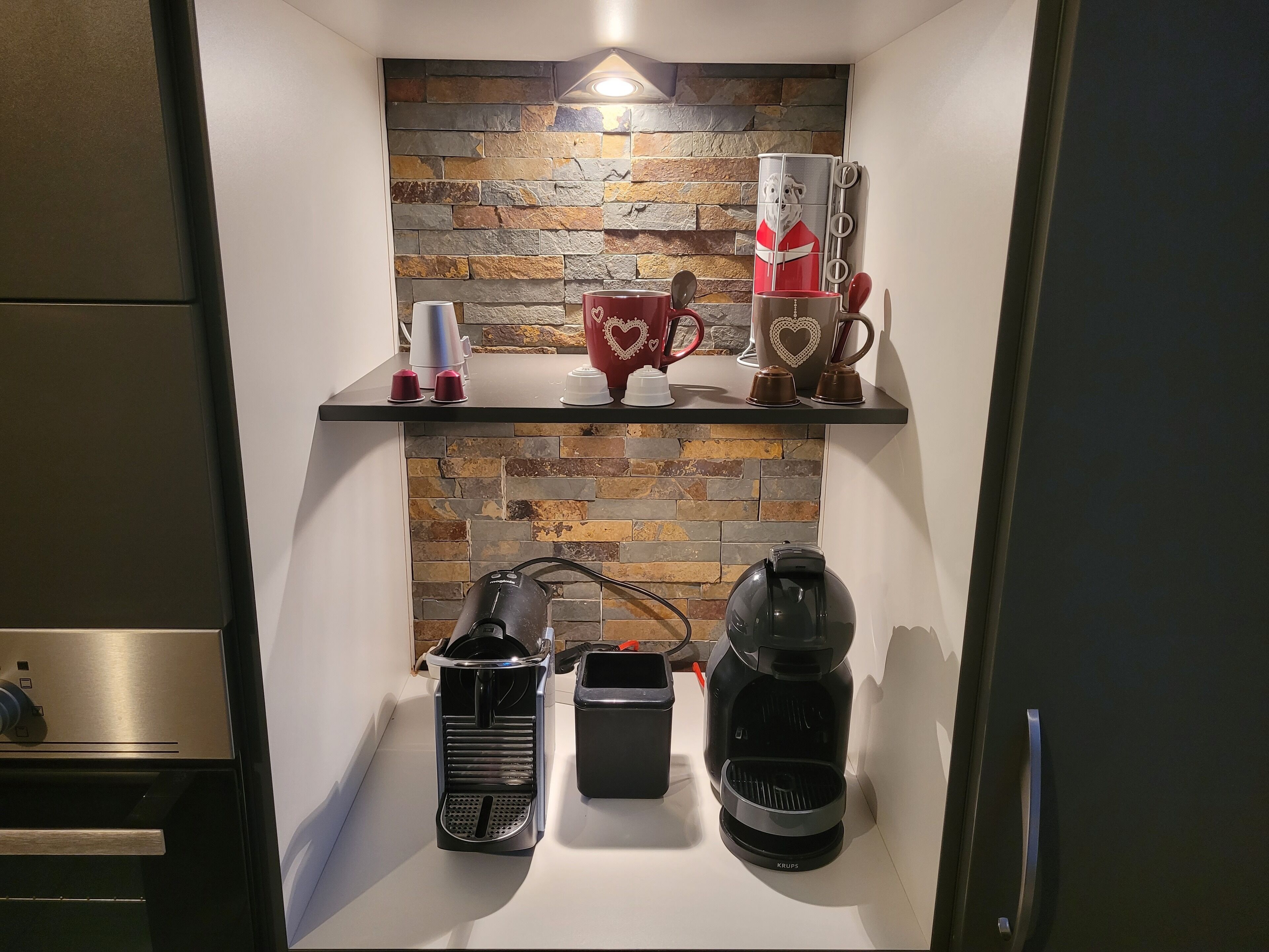 Kaffee und/oder Kaffeemaschine