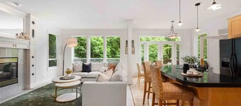 Magnificent Bull Mountain Retreat on Greenspace, Pet Friendly, Huge Deck, Game Room, in Cul-de-Sac