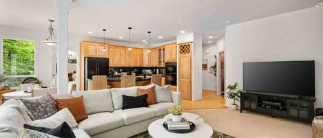 Smart-TV, Tischfußball, Tischtennisplatte