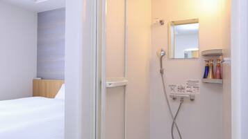 Standard Double Room, Non Smoking | Bathroom | Shower, free toiletries, hair dryer, towels