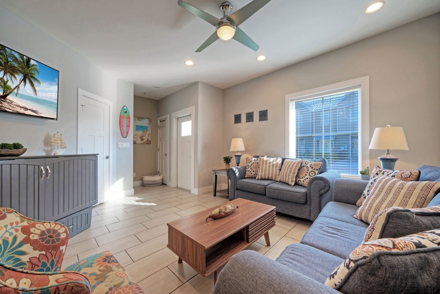 Gulf Coast Condo Pool Access + Close To Beach + Dining | Villa La Isla - Corpus Christi, TX
