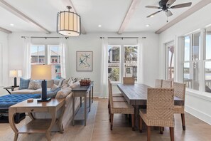 Dining - Grayt Digs by AvantStay | Next to Beach, Oceanview (Santa Rosa Beach)