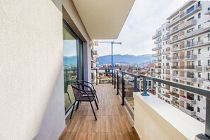 Property grounds - MoHost D'or - Elegant Mountain-View Apartment (Brașov)