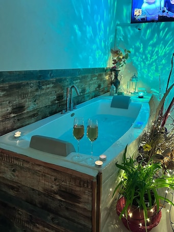 Interior. Relais Marmore with Jacuzzi for 2, wood stove in room and pets allowed