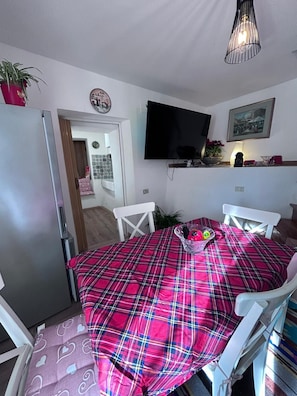 Dining - Relais Marmore with Jacuzzi for 2, wood stove in room and pets allowed (Ferentillo)