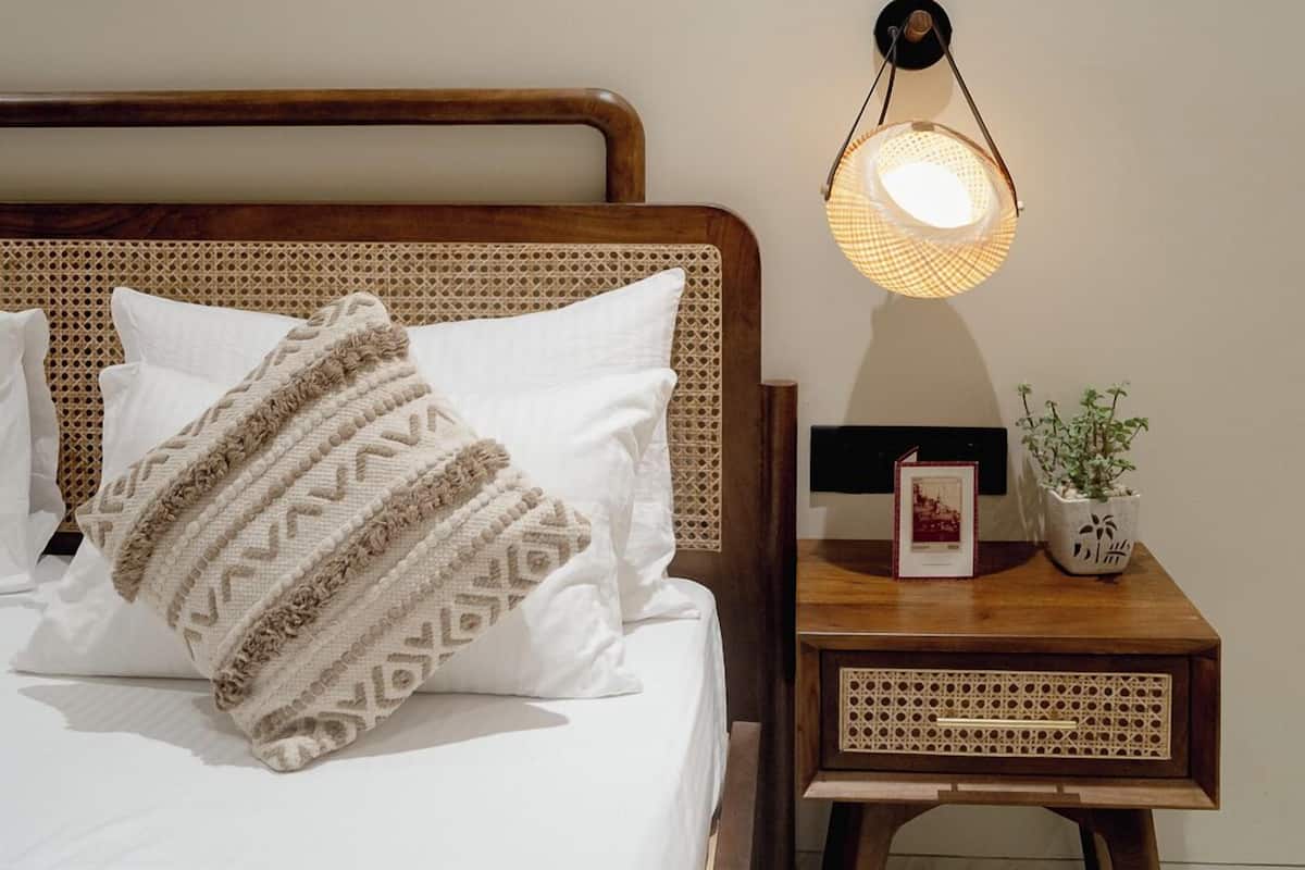 Deluxe Double Room | Laptop workspace, free WiFi, bed sheets