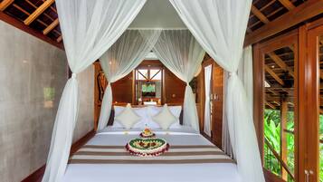 One-Bedroom Villa | 1 bedroom, minibar, in-room safe, free WiFi