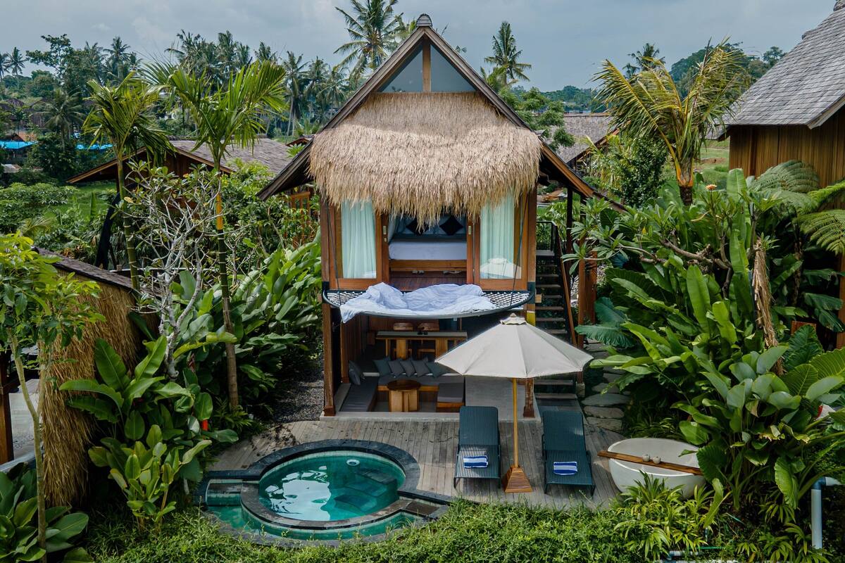 Vila Romantis, pemandangan kolam renang | Desain gedung