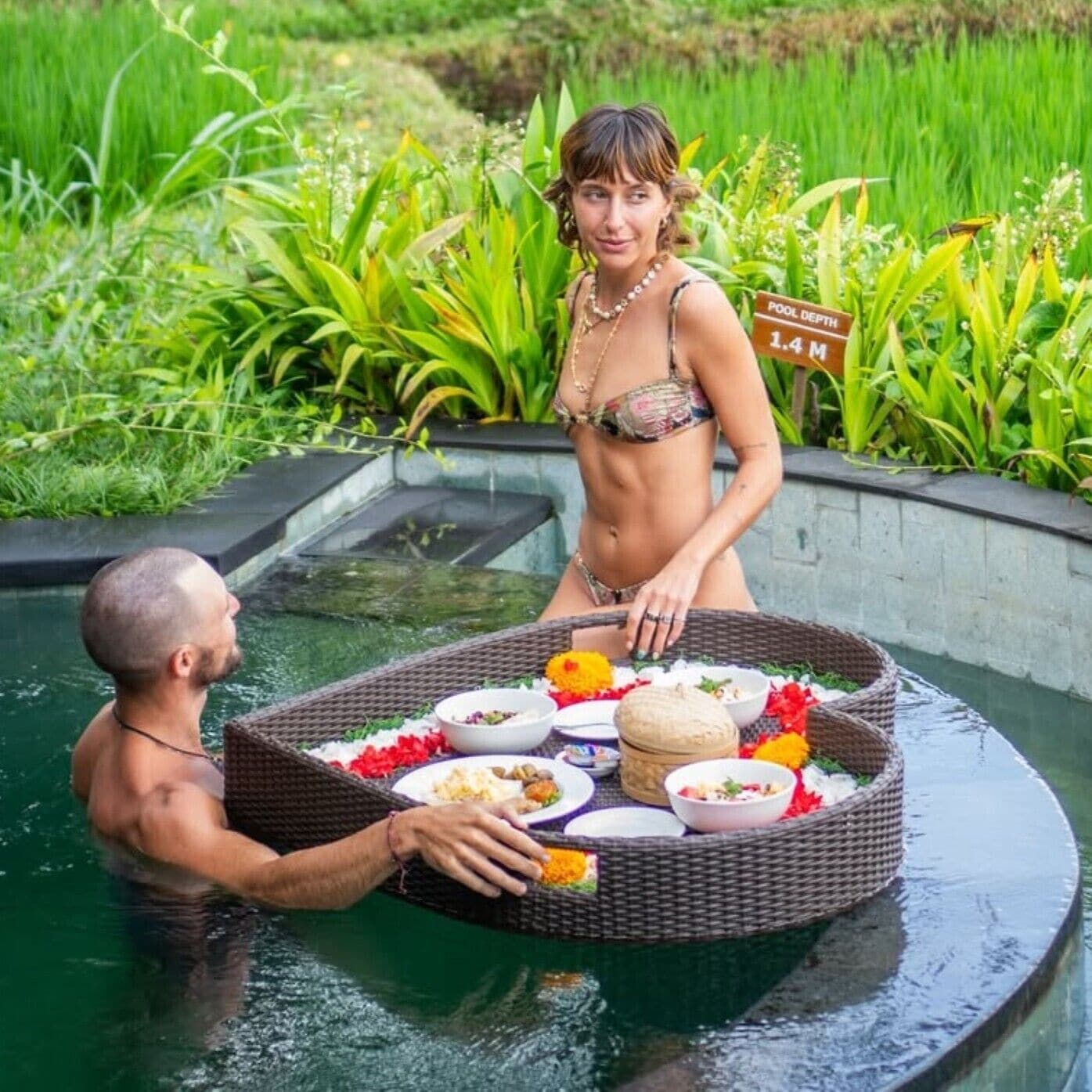 Desayuno continental diario (IDR 125000 por persona)