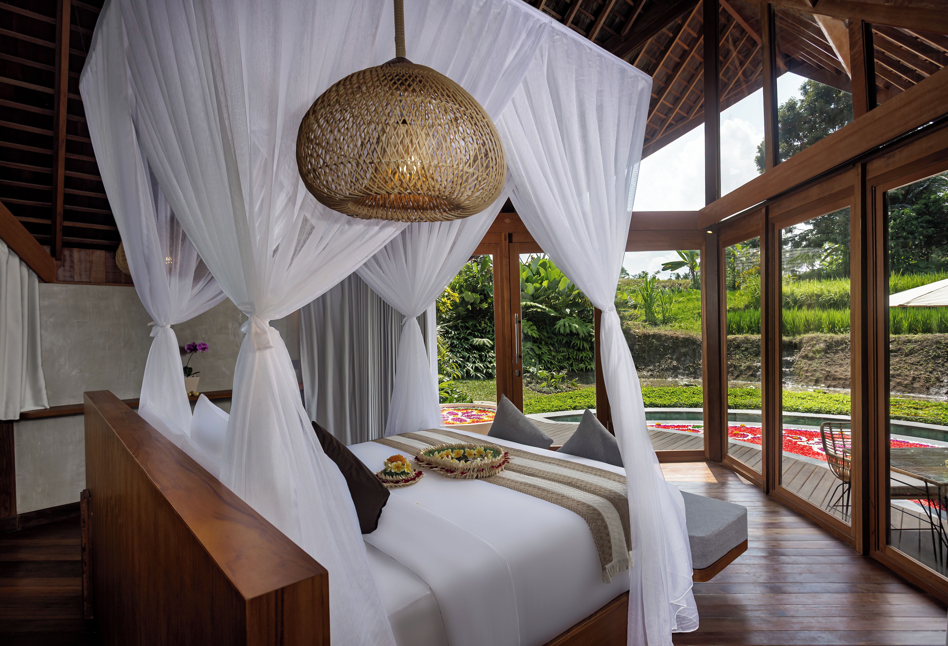 Vila luxo, 1 cama King, vista para a piscina | 1 quarto, frigobar, cofres nos quartos, Wi-Fi de cortesia
