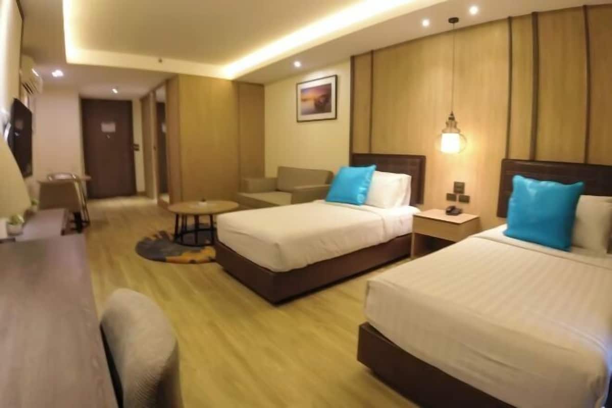 1 bedroom, in-room safe, desk, laptop workspace