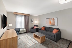 Sengetøy av topp kvalitet, senger med overmadrass og skrivebord