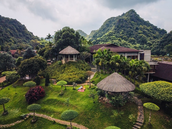 Exterior - Núi Vàng Tràng An (Hoa Lu)