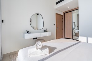 1 bedroom, in-room safe, iron/ironing board, free WiFi