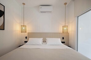 2 Schlafzimmer, Schreibtisch, Bügeleisen/Bügelbrett, Reisekinderbett