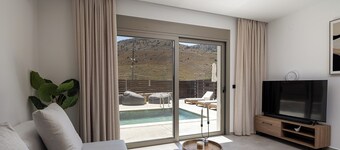 Imbros Villa 2 Free* Heated Pool & Serenity