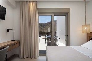 2 bedrooms, desk, iron/ironing board, travel cot - Imbros Villa 2 Free* Heated Pool & Serenity! (Crete)