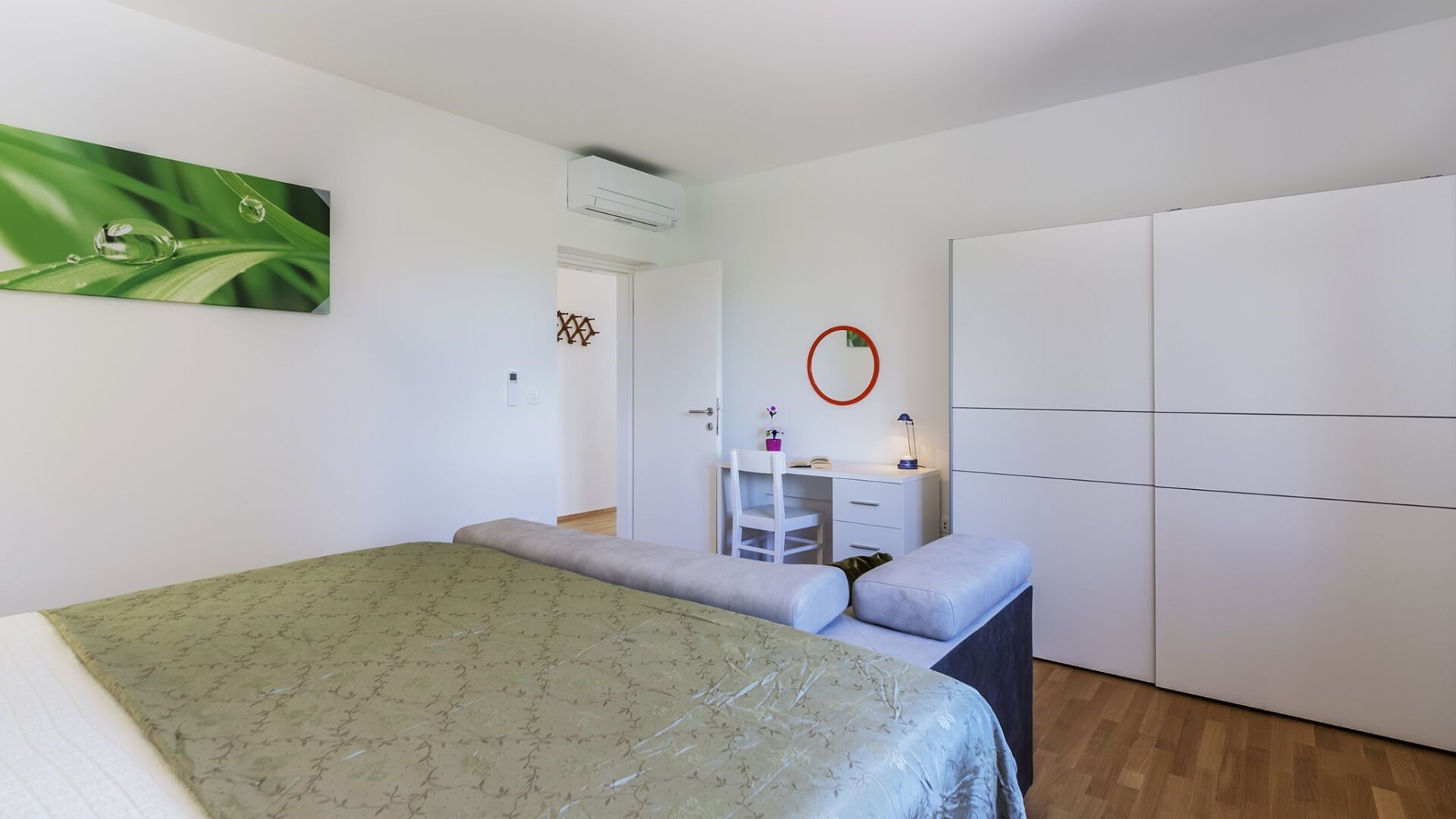 6 bedrooms, iron/ironing board, free WiFi, bed sheets