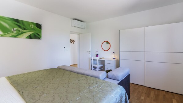 6 habitaciones, tabla de planchar con plancha y wifi gratis 