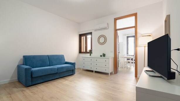 Unclassified image, 1 of 15, button - Roomy Apartment between the Port and Politeama (Palermo)