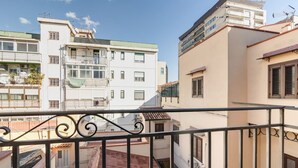Unclassified image, 4 of 15, button - Roomy Apartment between the Port and Politeama (Palermo)
