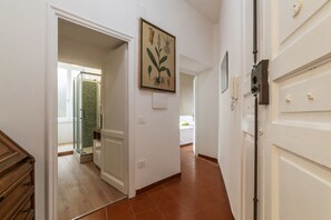 2 slaapkamers, een strijkplank/strijkijzer, wifi, beddengoed