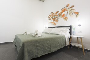 2 chambres, fer et planche à repasser, Wi-Fi, draps fournis