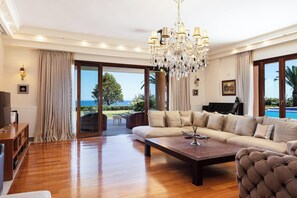 电视、壁炉、乒乓球、书