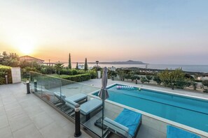 A heated pool - Private Villa with Eco Pool, Pickleball & Sea Views (Chania)